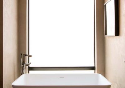 Bath tub - opaque glass window